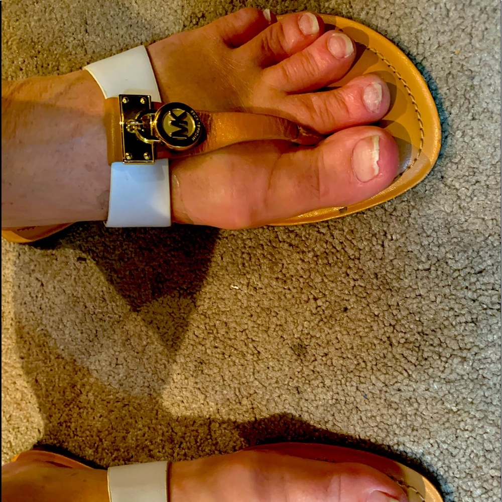 Michael kors flip flop/Sandals